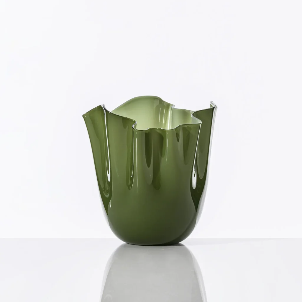 Vaso Fazzoletto Opalino Verde Mela, Lattimo interno  Verde Mela H. 24 cm. VENINI - immagine 2